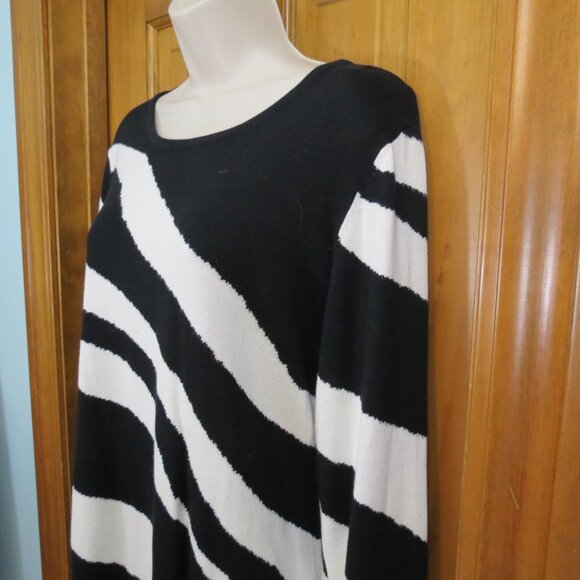 Orly Black/White Tunic Sweater Zebra Round Neck Long Sleeve Size Large - Picture 3 of 7